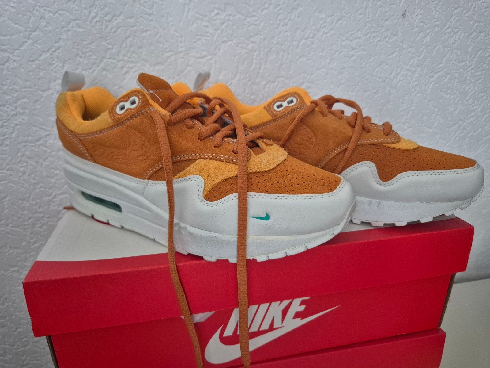 Nike Air Max 1 Serena Williams Design Crew maat 38.5, Nike, Nieuw, Oranje, Ophalen of Verzenden