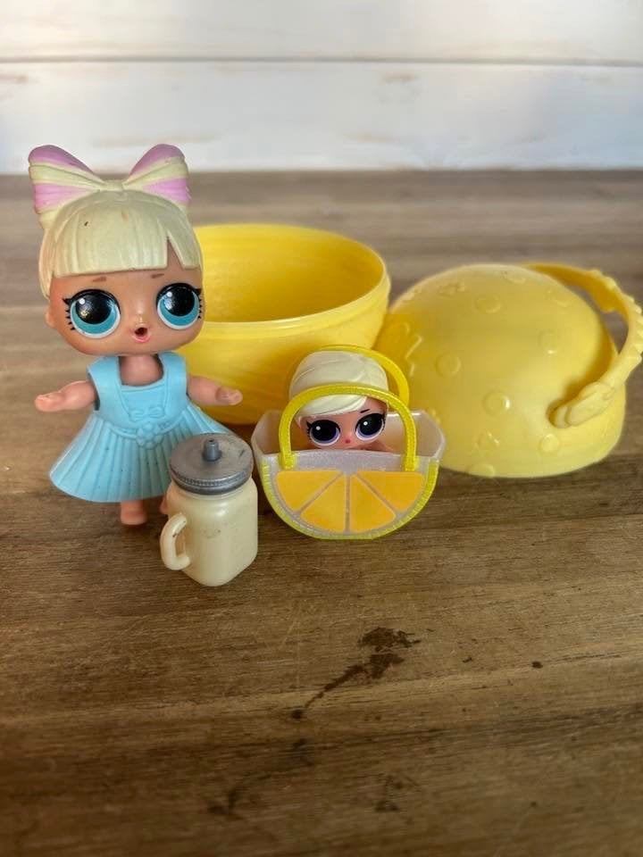 Set van LOL Surprise met pop lil sister en gele bal, Gebruikt, Klantenservice@mgae.com, Ophalen of Verzenden, MGA Entertainment Inc.