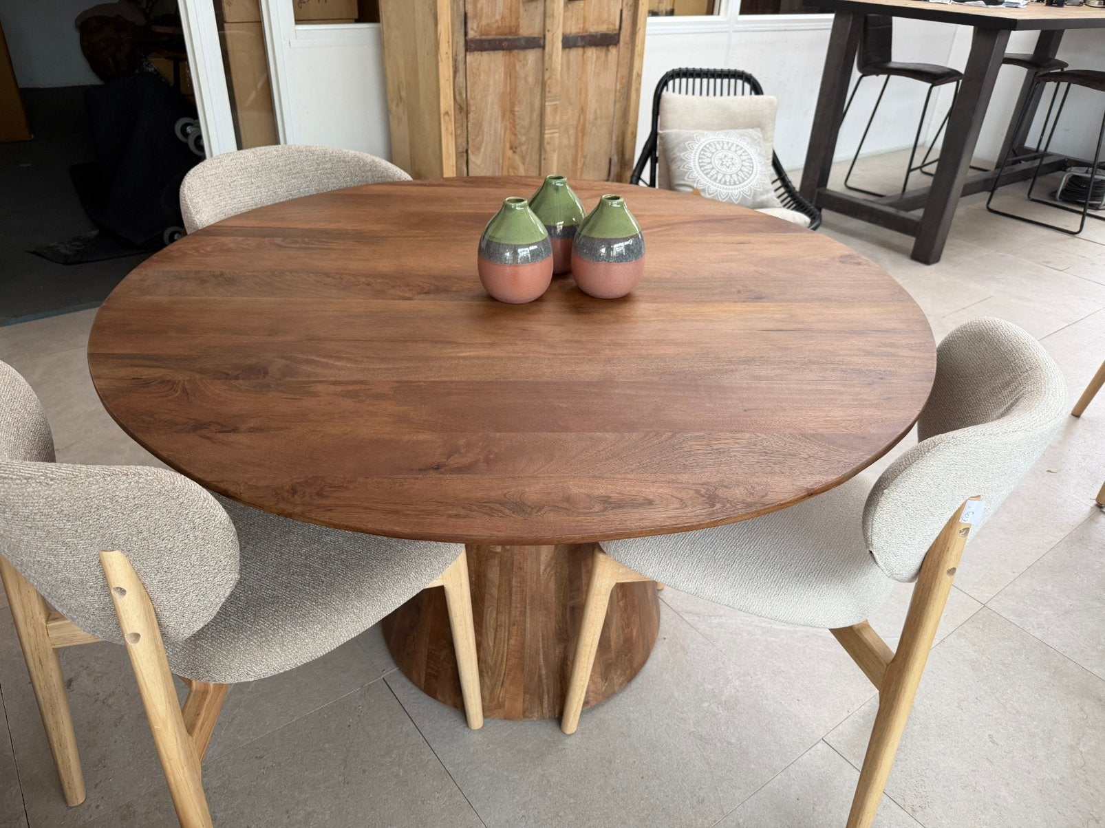 Magazijn leegverkoop ronde eettafel mangohout conische poot, Hout, Nieuw, Ophalen of Verzenden, Info@wkhome.nl