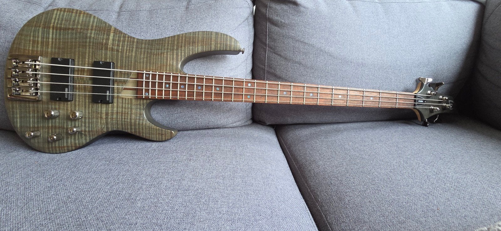 LTD B-204SM Basgitaar - Zo goed als nieuw (inclusief hoes), Muziek en Instrumenten, Ophalen, Zo goed als nieuw, Elektrisch