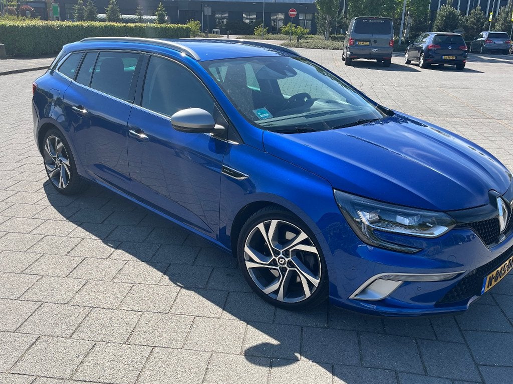 Renault Mégane GT 205 PK Estate 2018 automaat APK juli-27, Auto's, 1618 cc, Zwart, 4 cilinders, Blauw
