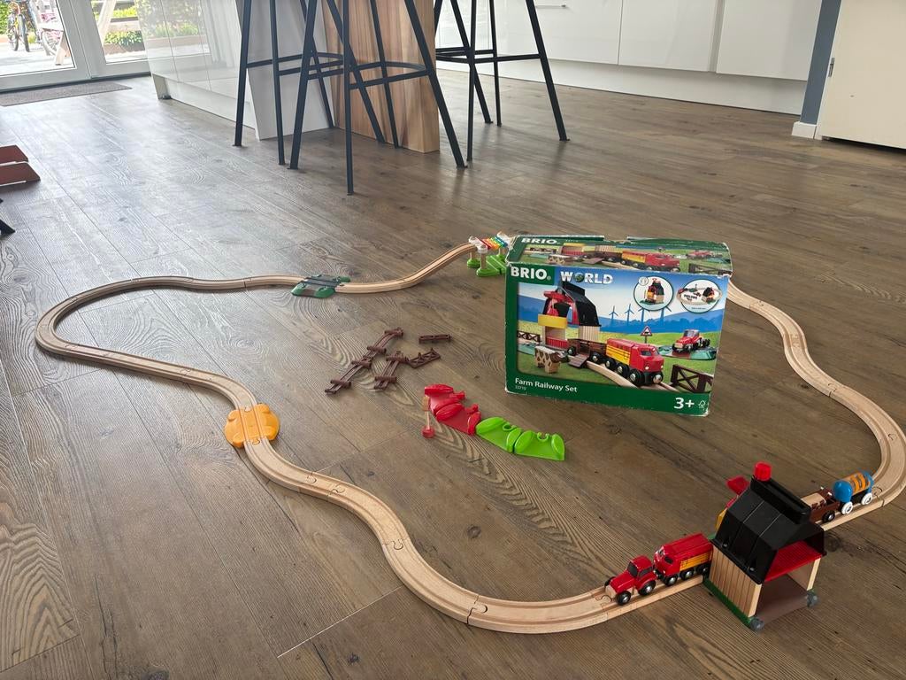 Brio World Treinset Boerderij met extra spoor onderdelen, Ophalen of Verzenden, Zo goed als nieuw