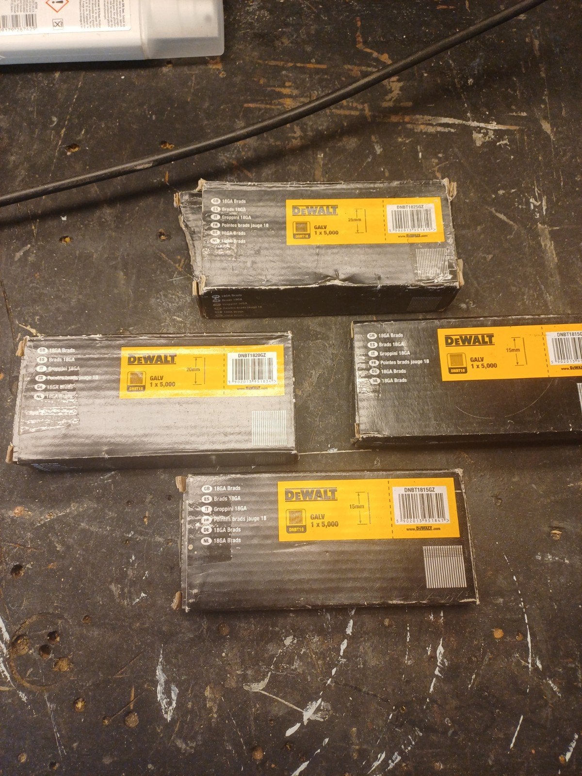 de walt schietspijkers div maten, Minder dan 25 liter, Ophalen of Verzenden, Minder dan 200 liter/min