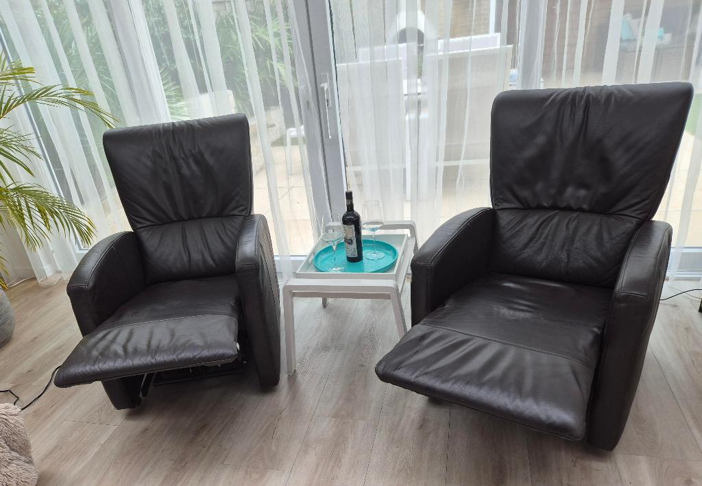 Sta Op Stoel - Relax Fauteuil - Leer - Bruin - Elektrisch, Huis en Inrichting, Fauteuils, Ophalen, Gebruikt, 50 tot 75 cm, Leer
