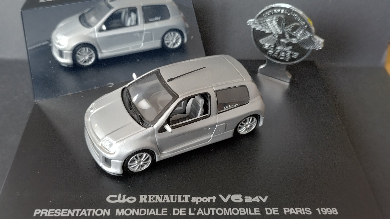 Renault Clio V6 1:43 Universal Hobbies Pol, Hobby en Vrije tijd, Auto, Verzenden, ., Zo goed als nieuw