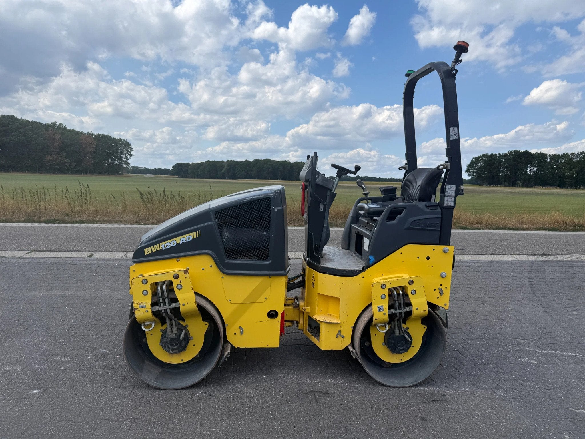 Bomag BW 120 AD-5 trilwals (bj 2021), Zakelijke goederen