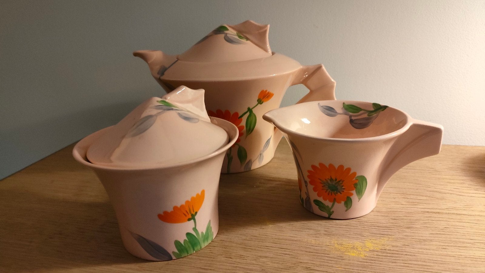 CLARICE CLIFF BIZARRE servies  Damask Rose ca 1932, Ophalen, Zo goed als nieuw, Overige materialen, Overige typen