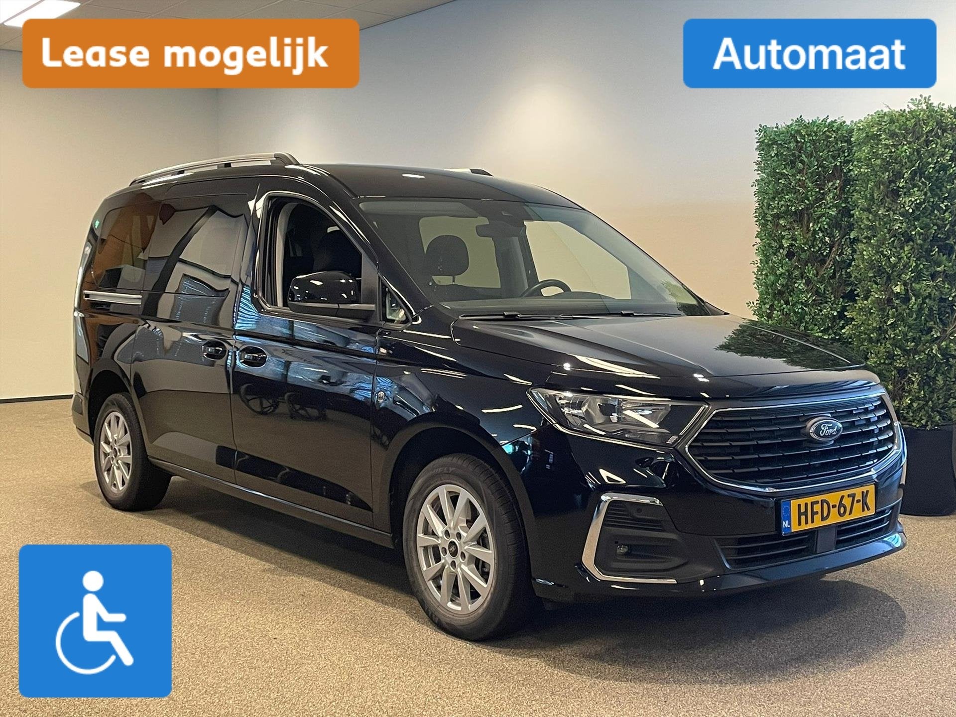 Ford Tourneo Connect L2 Rolstoelauto Automaat 5+1, Auto's, Automaat, 12 maanden, Stof, Zwart