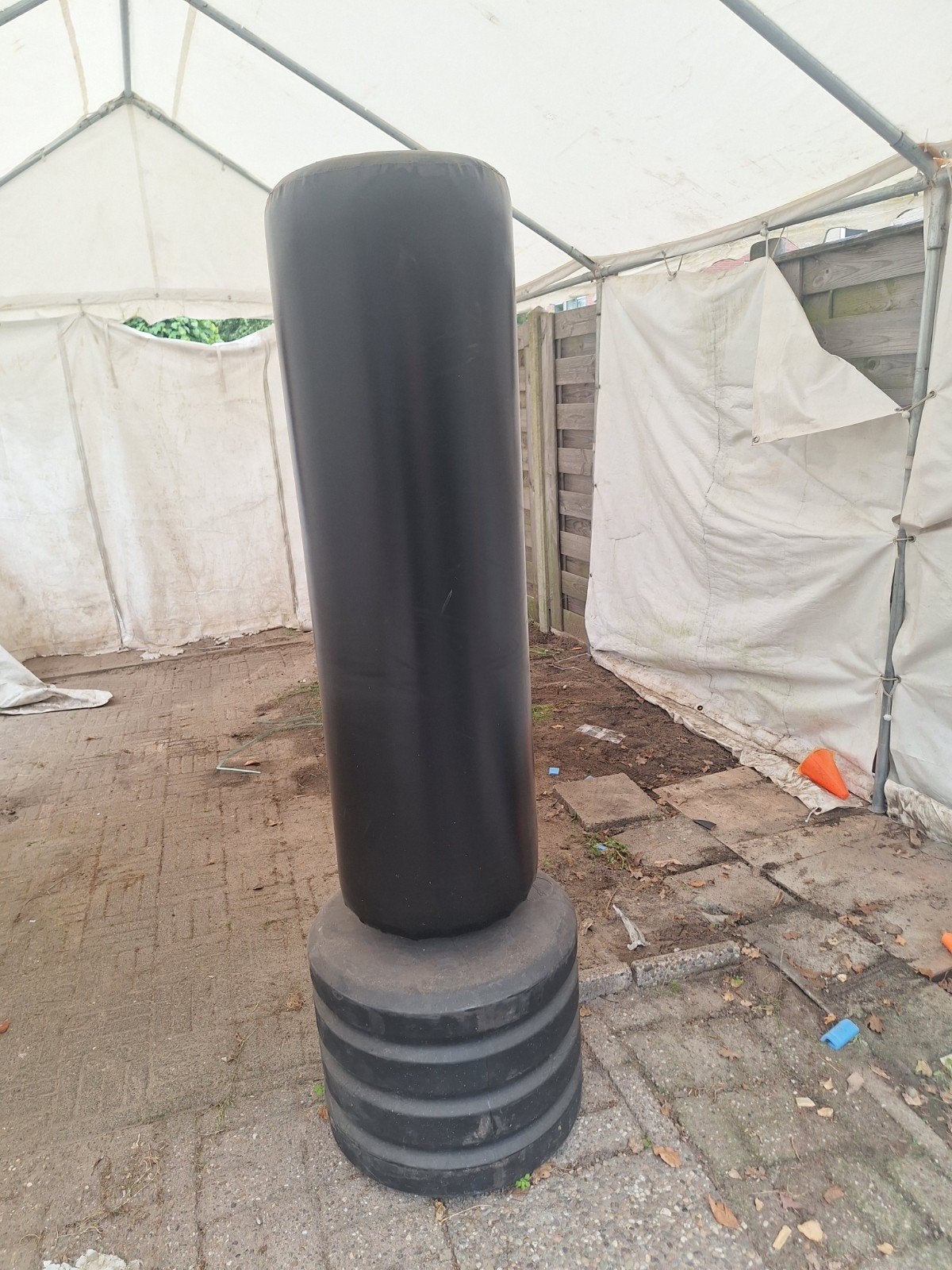 Staande boksbal 180 cm hoog verrijdbaar, Ophalen, Gebruikt, Boksbal