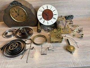 onderdelen oude pendules gevraagd, Ophalen of Verzenden