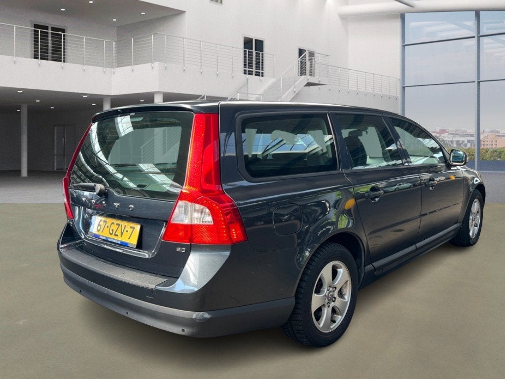 Volvo V70 2.0|LEDER|NAVI|PSENSOR|LAGE KM MET NAP|BOEKJES|2XS, Auto's, Gebruikt, Euro 4, Zilver of Grijs, 84 €/maand