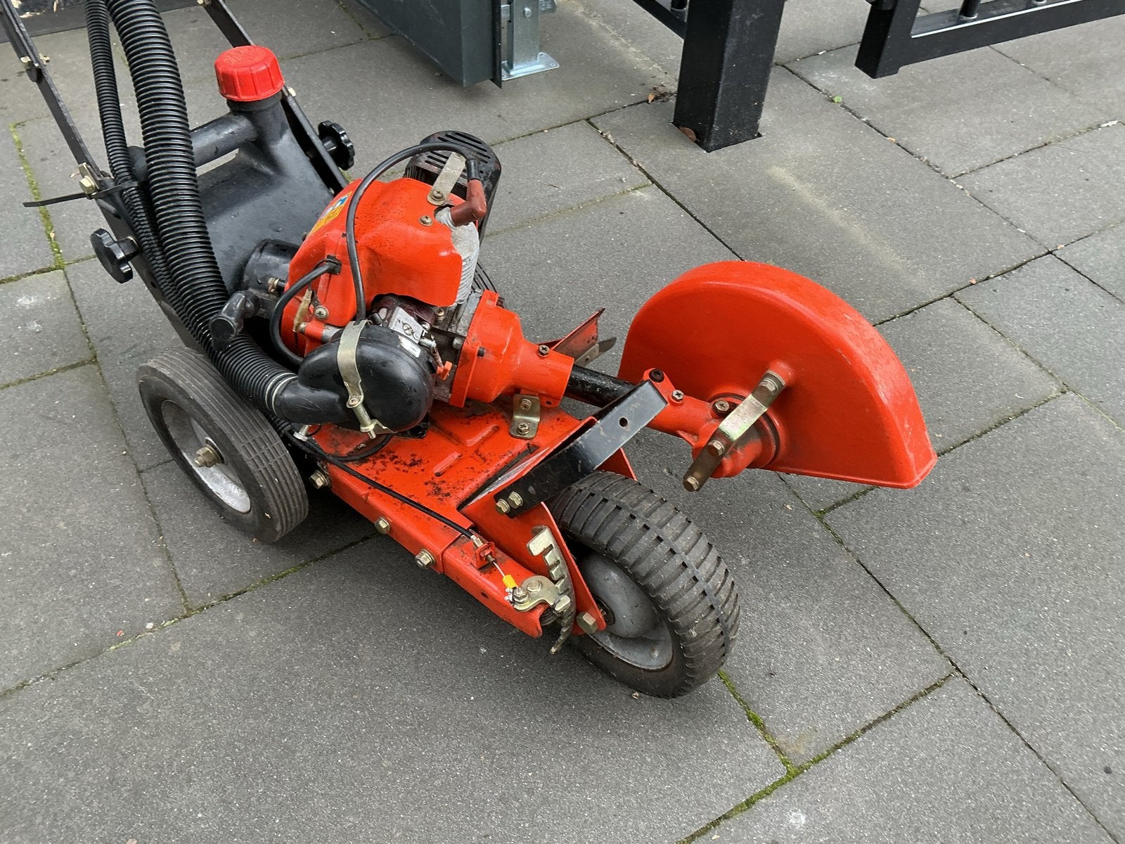 Tanaka TLE-550 Benzine kantenmaaier, Tuin en Terras, Ophalen, Cirkelmaaier, Gebruikt, Minder dan 30 cm
