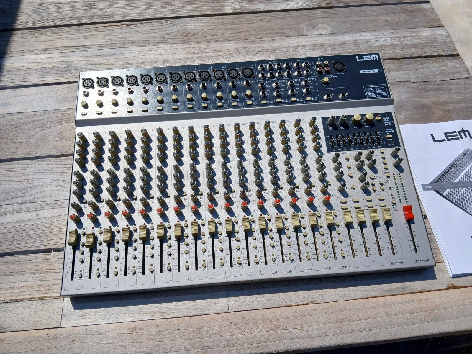 LEM RD204fx mengtafel, Muziek en Instrumenten, Mengpanelen, Ophalen, Gebruikt, 20 kanalen of meer, Microfooningang