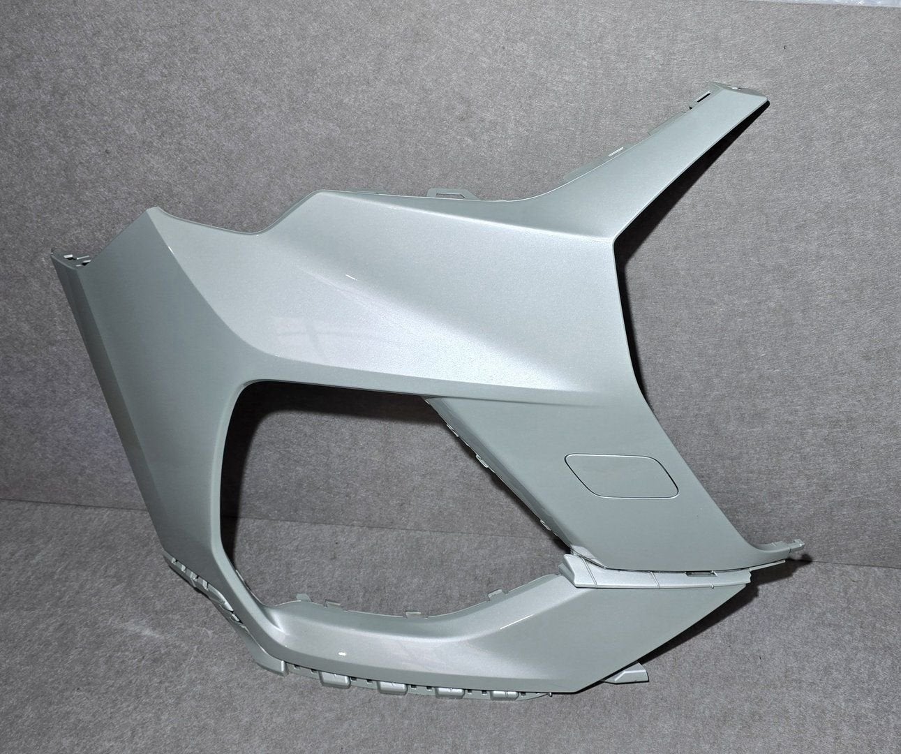 Voorbumper Hoek AUDI Q3 83A F3 S-Line 83A807438D Rechts  X7E, Auto-onderdelen, Gebruikt, -, Voor, Bumper