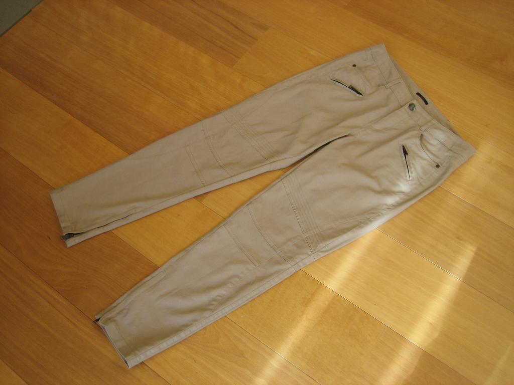 Zeer mooie sportieve naturel broek IKKS maat 30 Snazzeys, Maat 38/40 (M), Verzenden, Beige, Nieuw