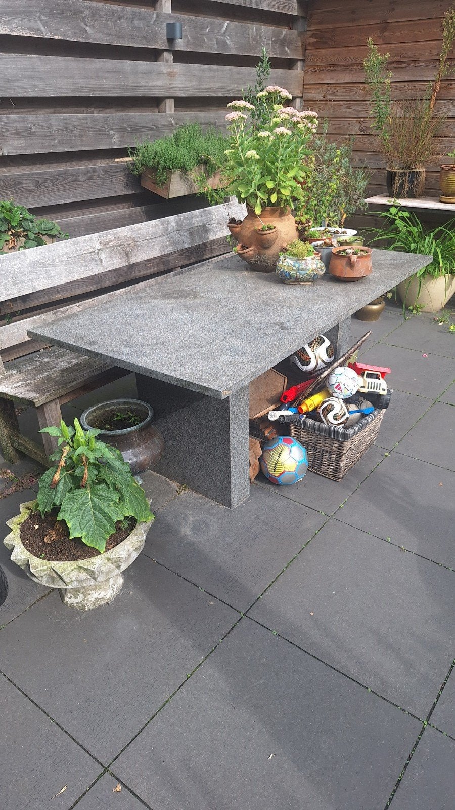 Robuuste granieten tuintafel, Ophalen of Verzenden, Gebruikt, Rechthoekig, Overige materialen