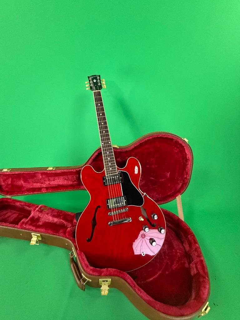 Gibson ES-335 Gloss finish cherry 2025, Muziek en Instrumenten, Ophalen, Zo goed als nieuw, Semi-solid body, Gibson