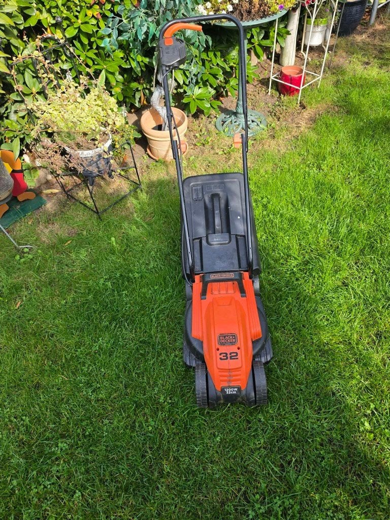 te koop een mooie handige grasmaaier, Tuin en Terras, Ophalen, Elektrische grasmaaier, 30 t/m 39 cm, Elektrische starter