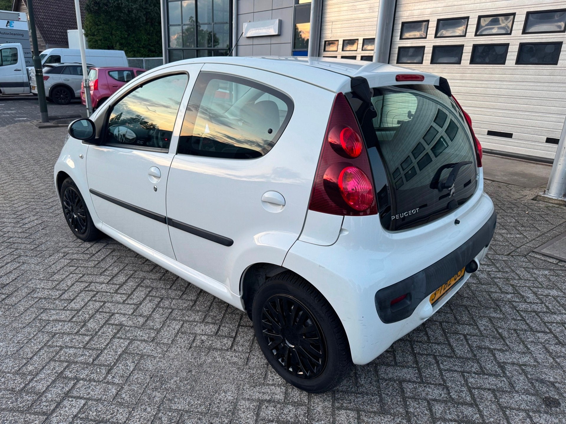 Peugeot 107 1.0 Active Airco,2e eig, Led, Toerenteller, Auto's, Voorwielaandrijving, Euro 5, Gebruikt, Electronic Stability Program (ESP)