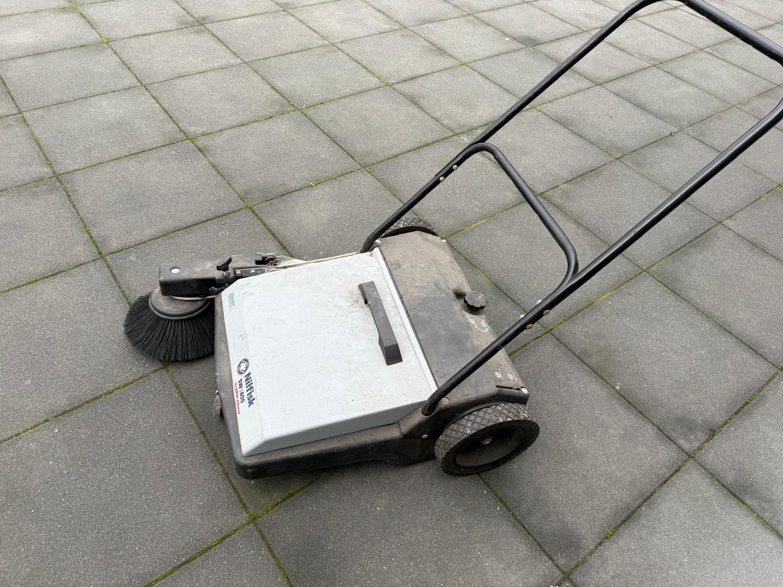 Nilfisk veegmachine SW 665 - Handige veegmachine, Ophalen, Gebruikt, Overige typen