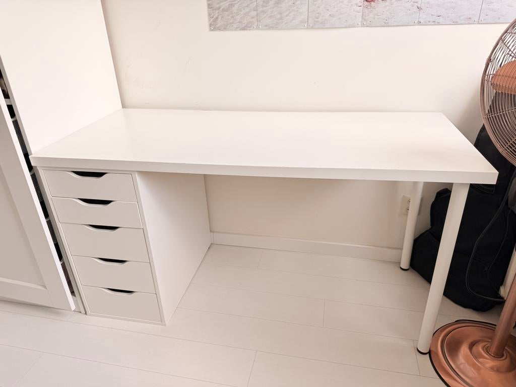 Ikea wit bureau, Huis en Inrichting, Bureaus, Ophalen, Gebruikt, Kinderbureau, IKEA
