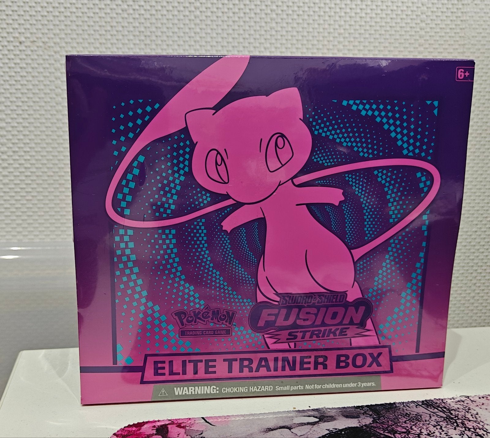 Pokémon TCG: Sword & Shield Fusion Strike Elite Trainer Box, Ophalen of Verzenden, Nieuw, Overige typen