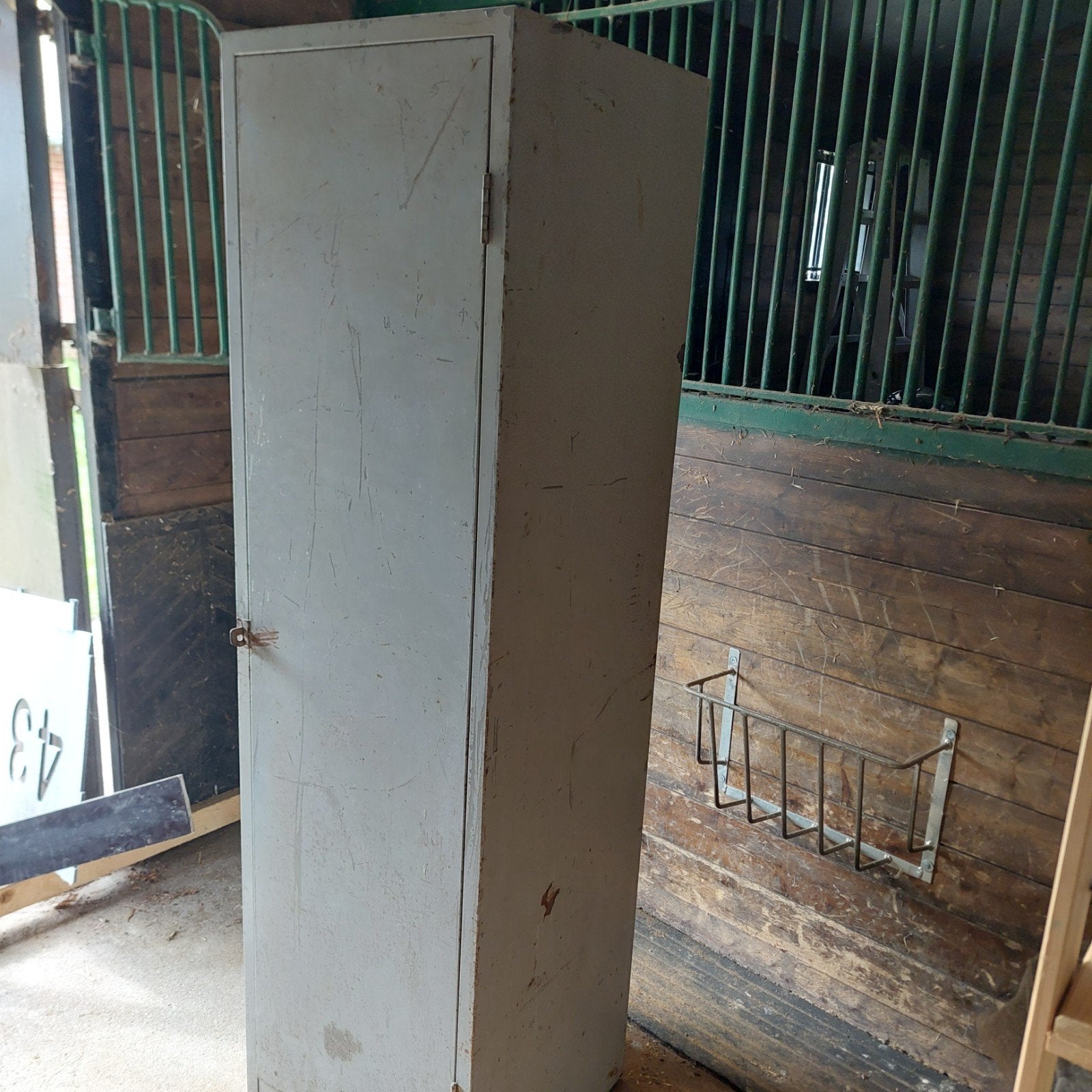 Vintage metalen kast met planken - Ideaal voor opslag, Ophalen, Gebruikt, Industrieel, Vintage, Robuust