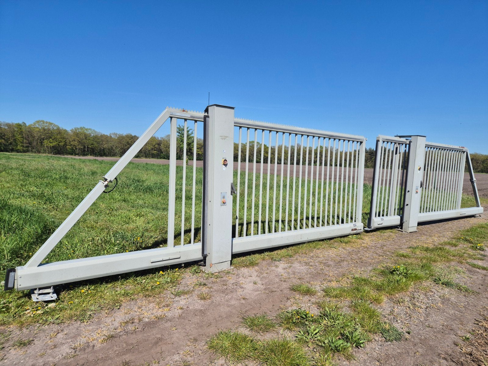 vrijdr.dubbele elek.schuifpoort,8 mtr doorgang,2 mtr hoog, Tuin en Terras, Tuinpoorten, Ophalen, Gebruikt, Schuifpoort, 200 cm of meer