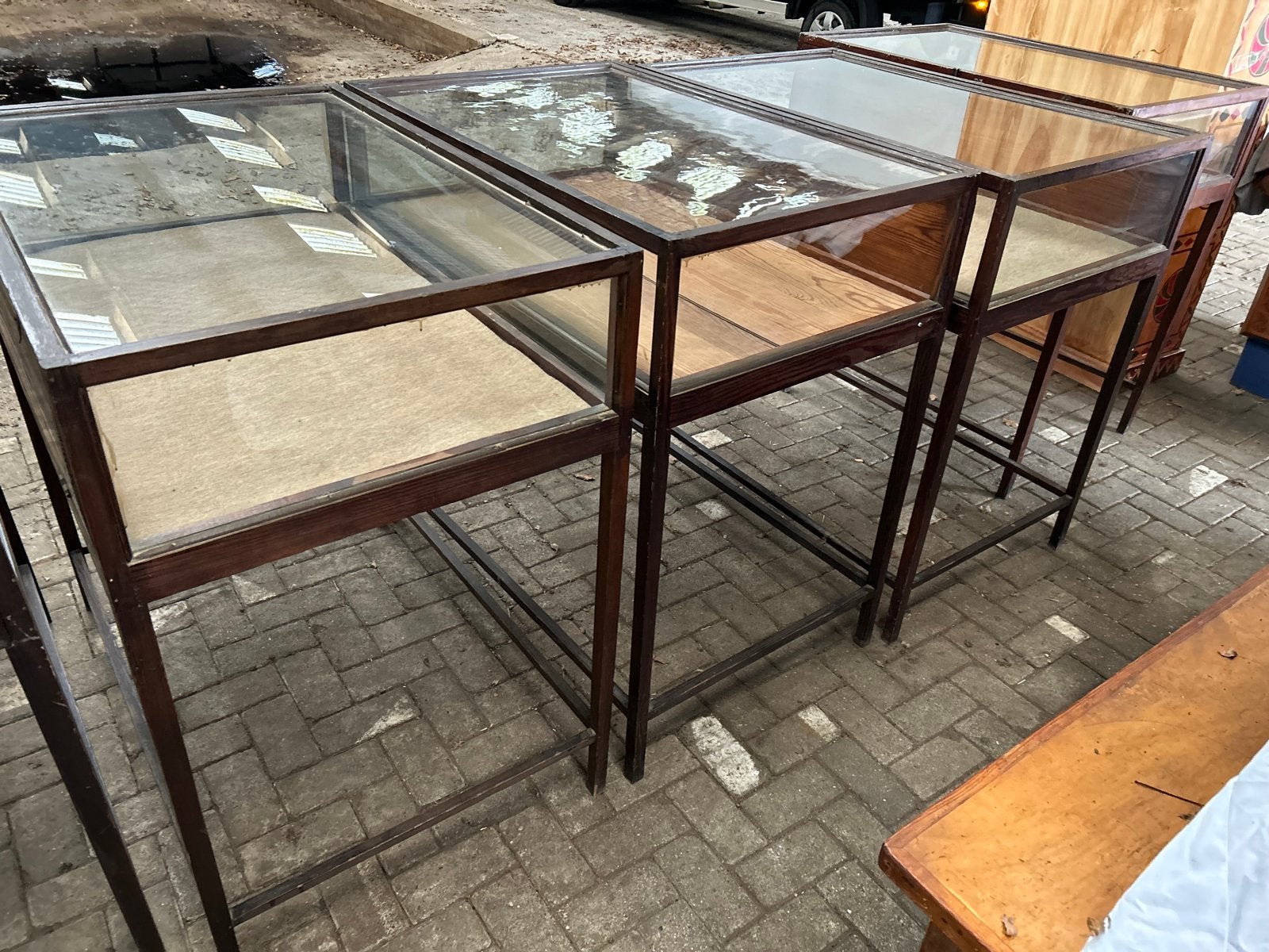 8 Prachtige Oude Vitrine / Museum Kasten, Ophalen
