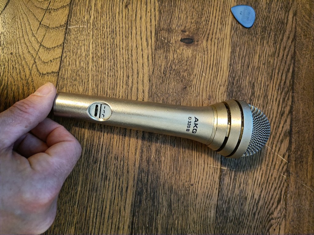AKG D 320 B Zangmicrofoon - Zo goed als nieuw, Ophalen of Verzenden, Zo goed als nieuw, Zangmicrofoon