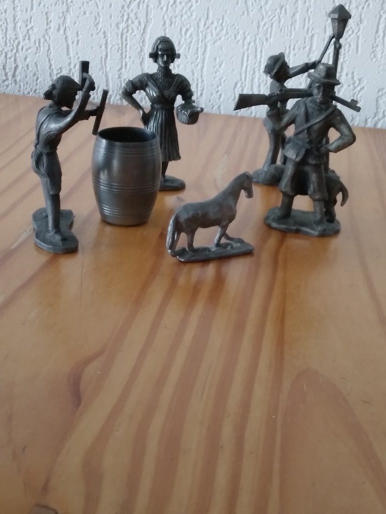 tin smid met ton ,visvrouw,lantaarnopsteker,jager,paardje, Ophalen of Verzenden