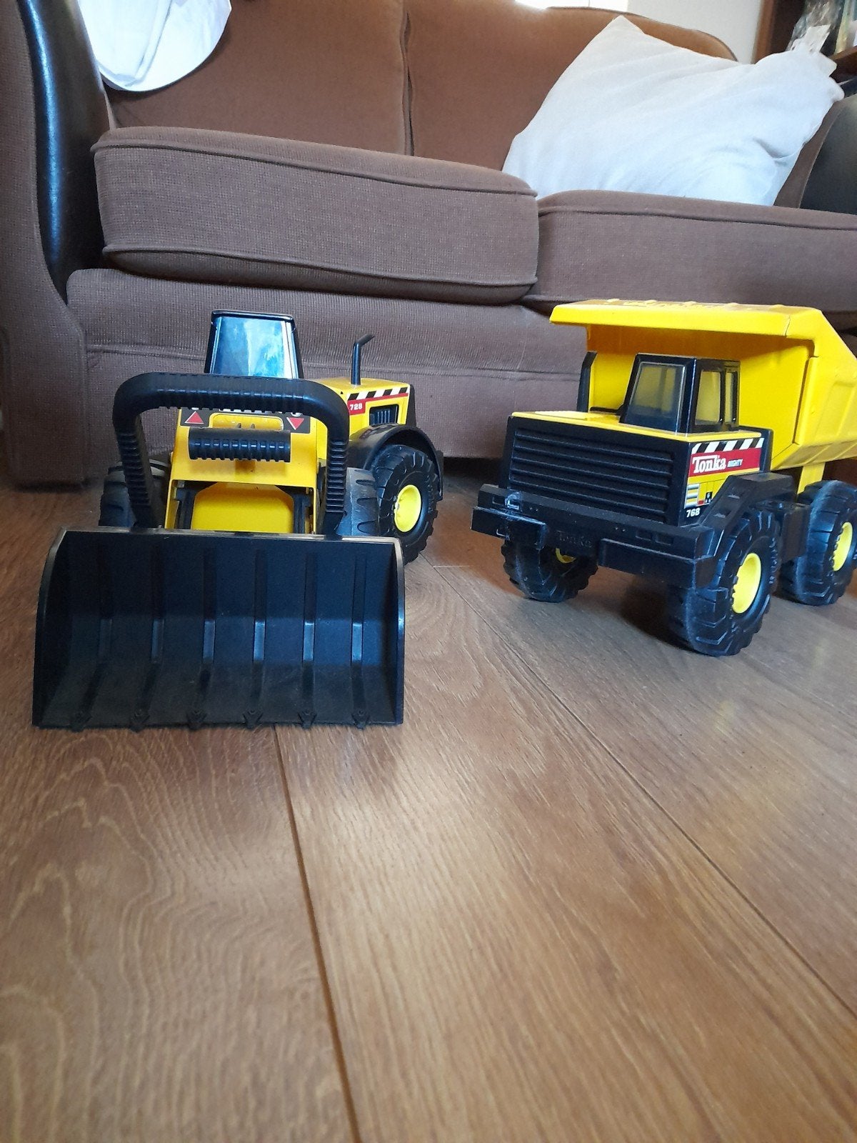 Twee  Tonka modellen te koop  stevig speelgoed van ijzer, Verzamelen, Ophalen, Zo goed als nieuw