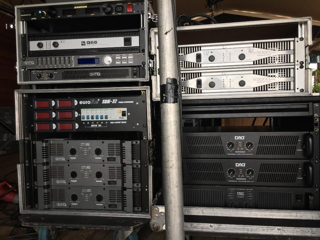 2 maal SYNQ PE-  2400, Ophalen of Verzenden, Zo goed als nieuw, 1000 watt of meer