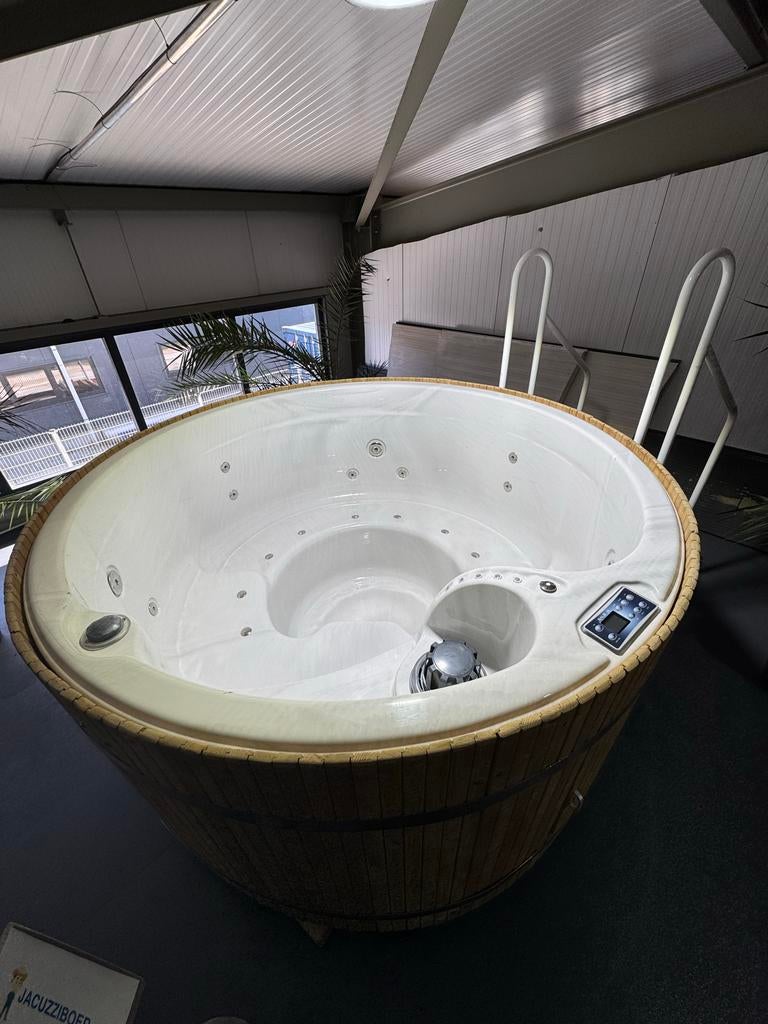 Rond Bubbelbad met Balboa Besturing, Plug & Play 380V, Info@SpaBoer.nl, Spaboer Gino Paul, Gebruikt, Traan 5 9351 vm leek