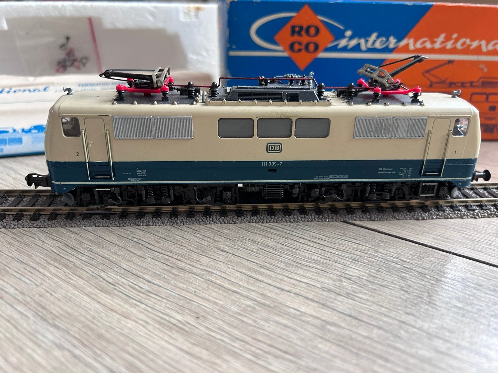 Roco 4133 H0-schaalmodel van de DB 111 009-7, Ophalen, Zo goed als nieuw, Roco, Gelijkstroom