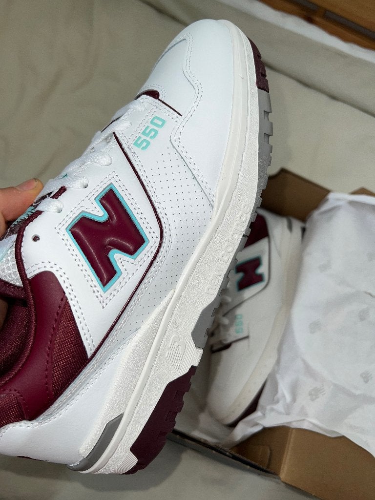 New Balance 550 Burgundy Cyan (US9,5 / EU 43), Kleding | Heren, New Balance, Overige kleuren, Nieuw, Ophalen of Verzenden
