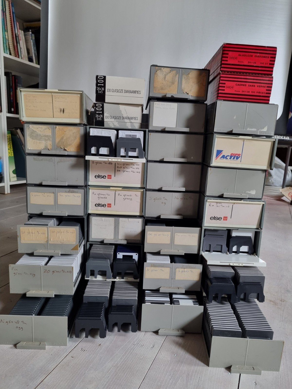 Grote partij (lege)dia's en diahouders - diverse merken, Audio, Tv en Foto, Ophalen, Gebruikt