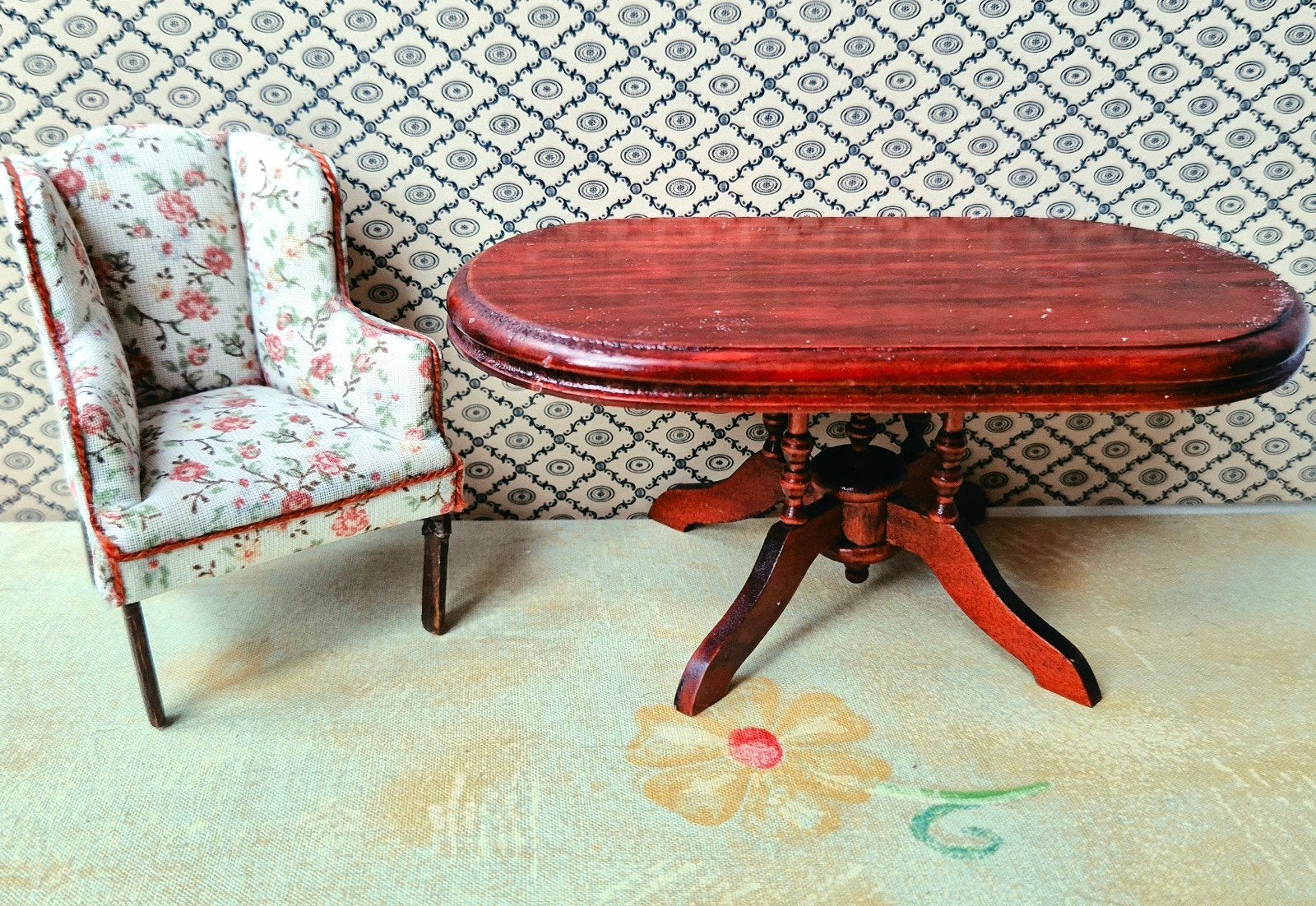Poppenhuis fauteuil en tafel DelPrado 1:12 nostalgisch, Verzamelen, Ophalen of Verzenden, Gebruikt, Gebruiksvoorwerp
