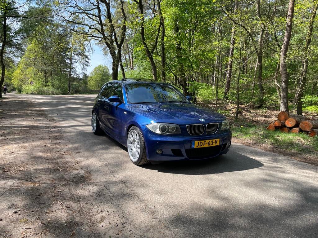 BMW 130i LCI full option handgeschakeld M Pakket, 1-Serie, Achterwielaandrijving, Blauw, Leder