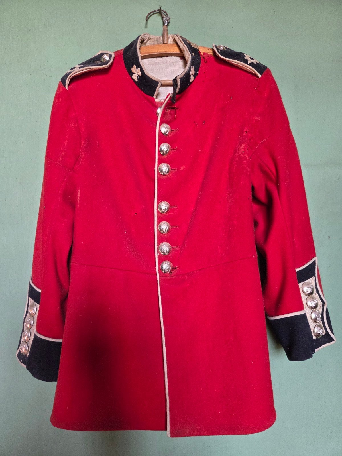 Antiek Militair Uniform Jas Rood met Zilveren Knopen, Ophalen of Verzenden, Landmacht, Nederland, Kleding of Schoenen