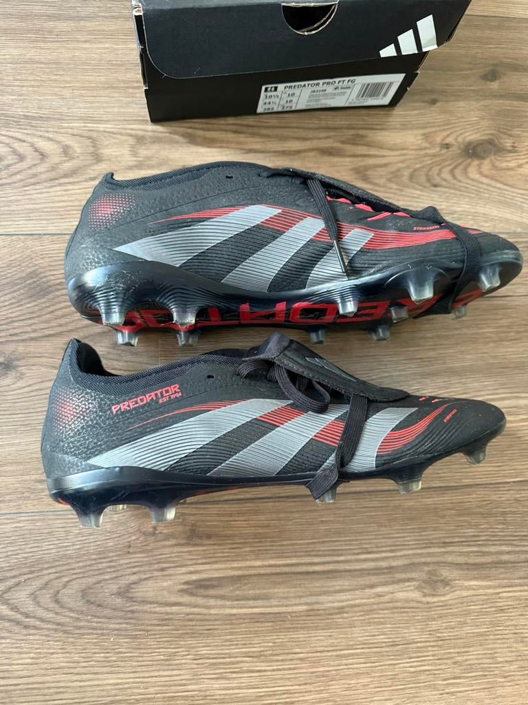 Te koop Adidas predator pro maat 44,5, Maat XS of kleiner, Ophalen of Verzenden, Zo goed als nieuw, Schoenen