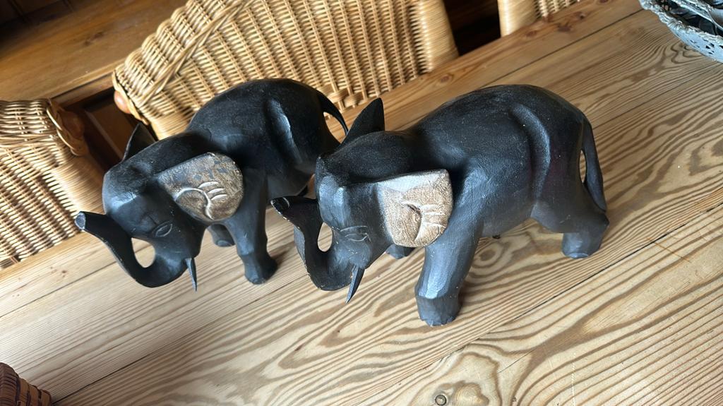 Te koop; 2 houten olifanten, Ophalen of Verzenden