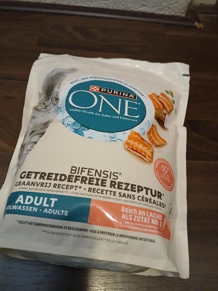 Kattenvoer purina one brokjes nieuw, Ophalen, Kat