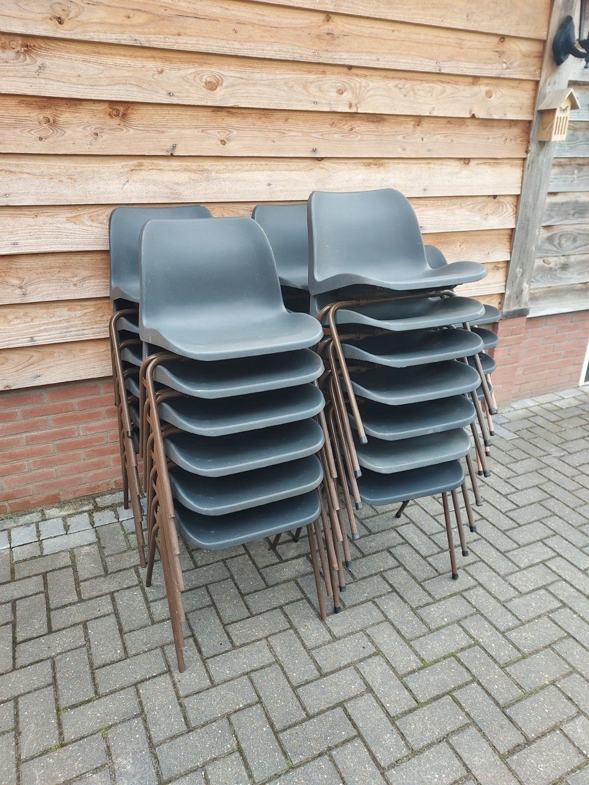 20 x vintage design stoelen stapelstoelen vepa, Ophalen, Gebruikt, Bruin, Vijf, Zes of meer stoelen