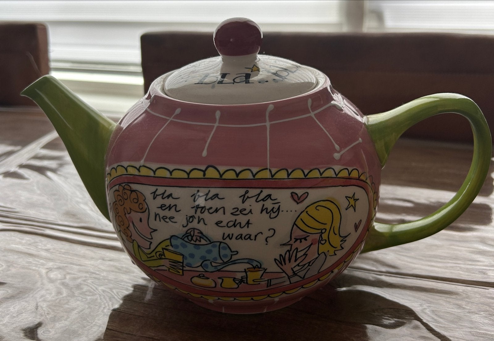 Leuke theepot van Blond Amsterdam met grappige illustraties, Zo goed als nieuw, Steen/keramiek, Meerkleurig, Ophalen