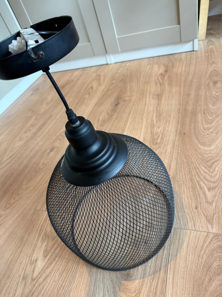 Zwarte metalen ronde hanglamp - industrieel design, Huis en Inrichting, Kasten | Televisiemeubels, Ophalen, Minder dan 50 cm, Gebruikt