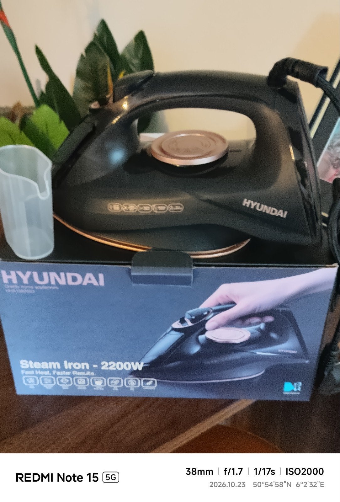 Hyundai Stoomstrijkijzer 2200W - Zwart/Rosegoud - Nieuw, Witgoed en Apparatuur, Ophalen of Verzenden, Nieuw, Strijkijzer met snoer