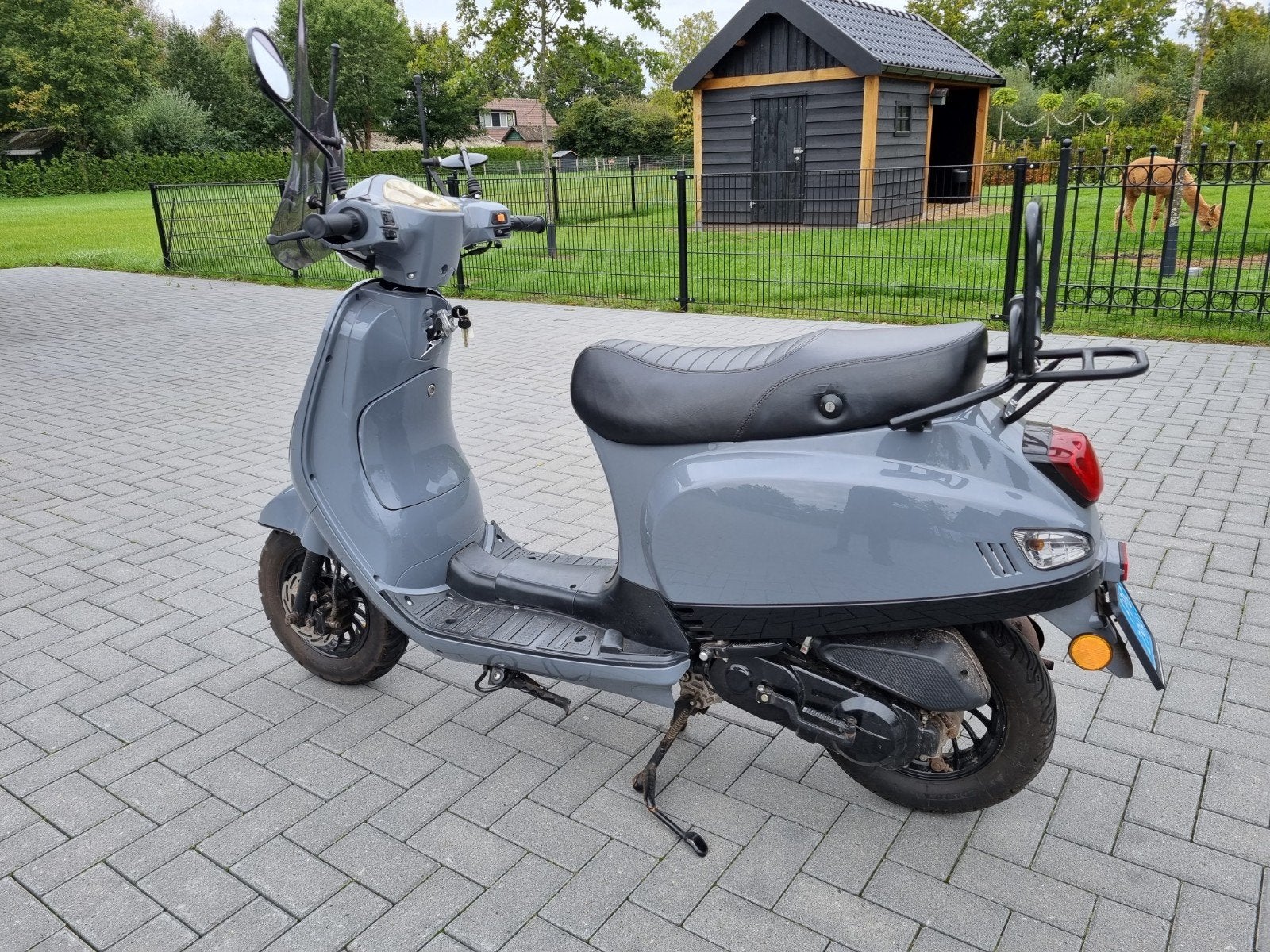GTS Toscana scooter met schade 2023 ,7528 km, Ophalen, Benzine