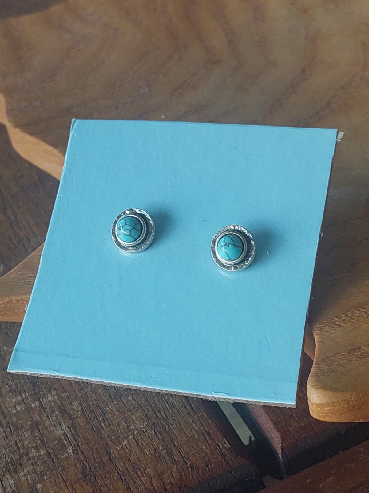 Navajo stijl zilverkleurige turquoise oorstekers, Ophalen of Verzenden, Nieuw, Zilver, Overige materialen