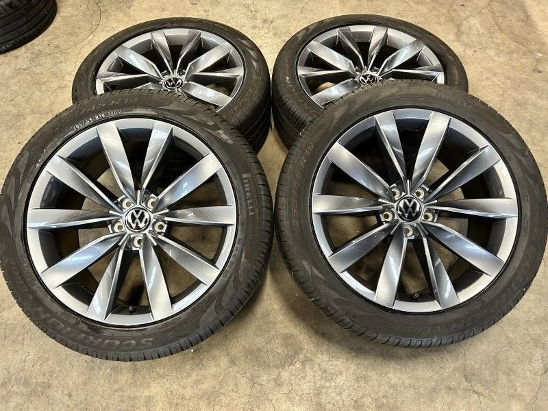 19 inch originele Chennai velgen + zomerbanden VW Tiguan, Auto-onderdelen, Banden en Velgen, 19 inch, Gebruikt, 255 mm, -